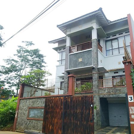 Villa Padasuka Raisa By Grorental Bandung Exterior foto